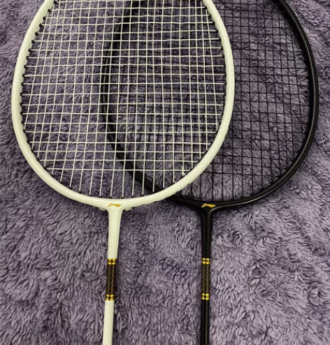 闲置转让李宁羽毛球拍，一支也给包邮了，球拍...