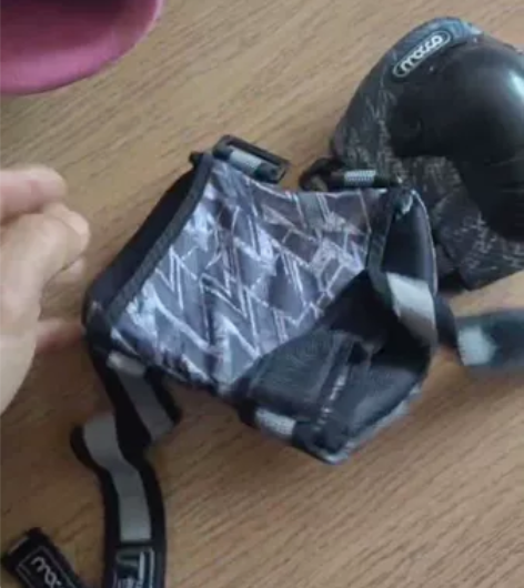 小寻直排轮滑鞋儿童男童女童小孩女旱冰溜冰鞋...