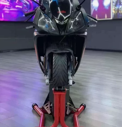 阿普利亚公升级跑车搭载电喷水冷双凸轮液压阻...