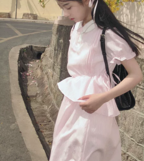 南西 粉色条纹荷叶边连衣裙夏季短袖娃娃领甜...