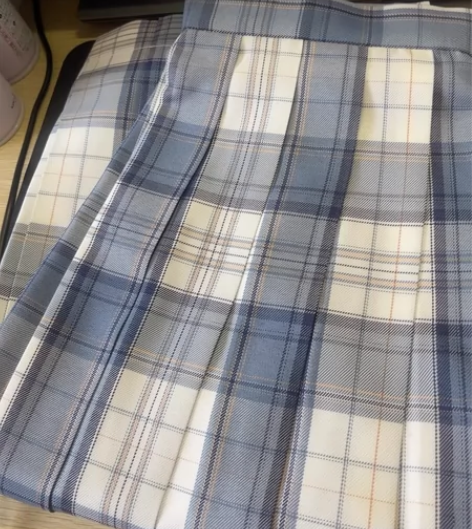 出卯月l55 全新带吊定有小物标价偏远半包...