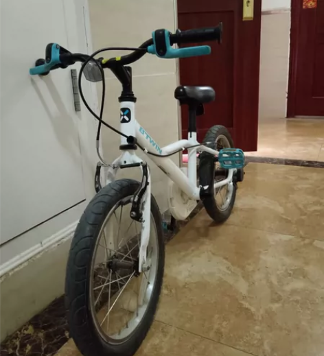 迪卡侬冲锋衣，蓝色L码，全新正品带吊牌，原...