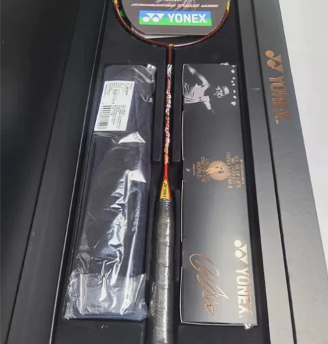 羽毛球馆不开了，转让全新尤尼克斯羽毛球拍，...