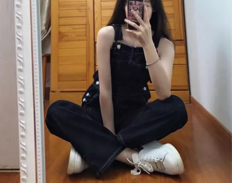 春秋盐系黑色背带裤女小个子设计感高腰直筒宽...