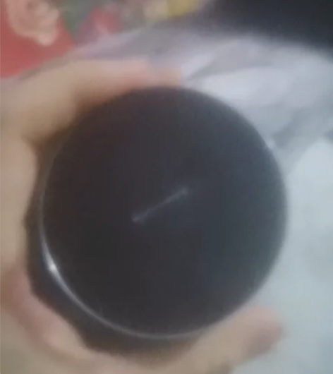 蓝牙耳机 没充电线，但是就用过三次，挺好用...