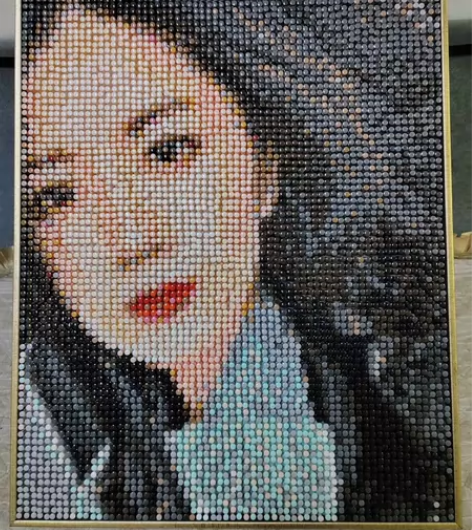 钉子画(艺术工艺画)5元。40*48厘米,...