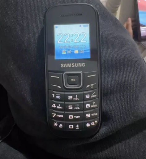 三星手机，在家闲置，小巧好用，续航超级强，...