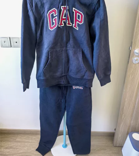 两套GAP运动套装，只穿过一两次 男女同款...