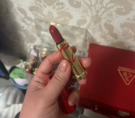 ??Urbandecay口红UD哑光vic...