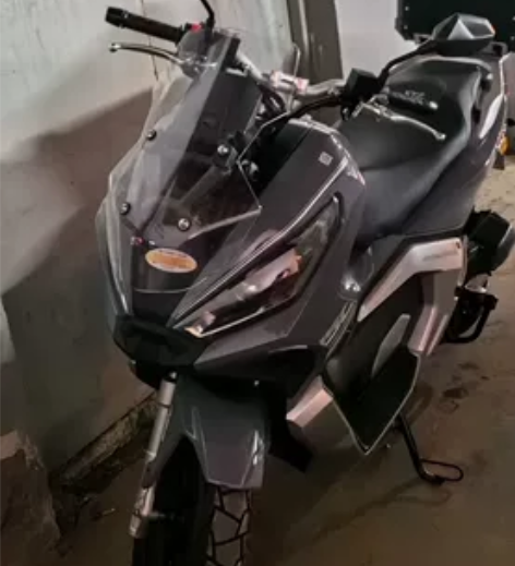 三业赛博150adv，23年上牌2000多...