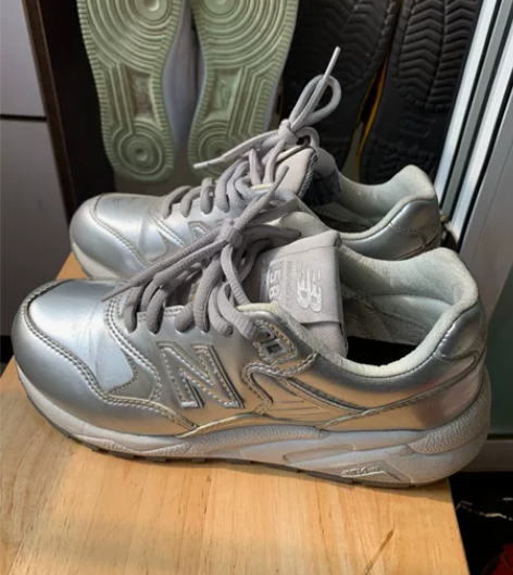 新百伦运动鞋，银色，37码，商场600多购...