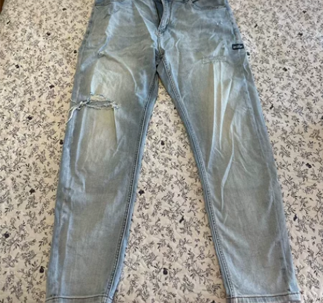 男夏季牛仔裤浅色穿过一次 尺码33 低价出...