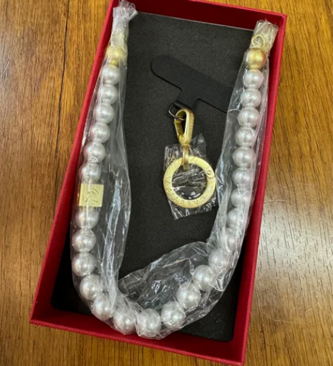 case手机挂绳手链短款，全新未拆封，对产...