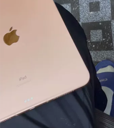 急售苹果ipad Air4 2020款插卡...