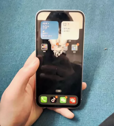 苹果13 感兴趣的话点“我想要”和我私聊吧...