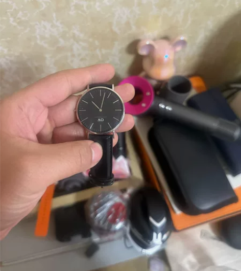 dw手表 因手表太多 平时也带不上喜欢的下...