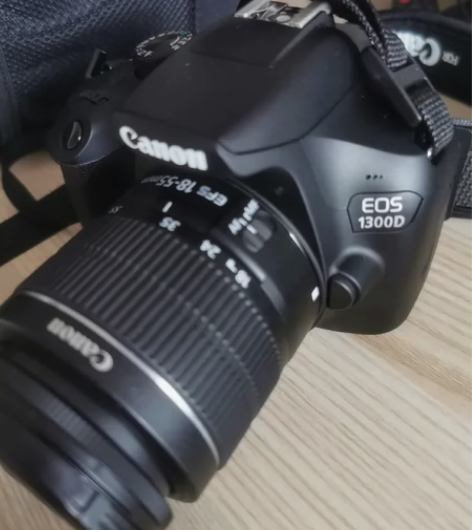 相机转让： 佳能相机1300D+原装镜头1...
