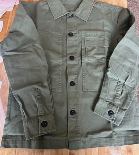 啄木鸟品牌店关门,纯棉库存夹克处理,卡其色...