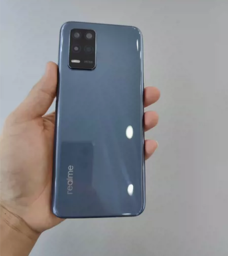 真我Q3  6+128G 高通750G芯片...