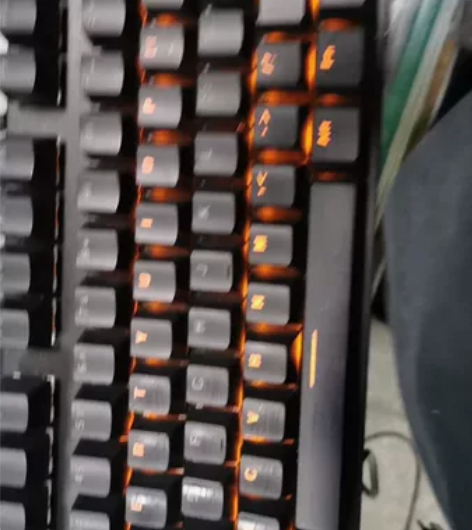 黑轴雷柏v500pro 键帽有划痕，功能正...