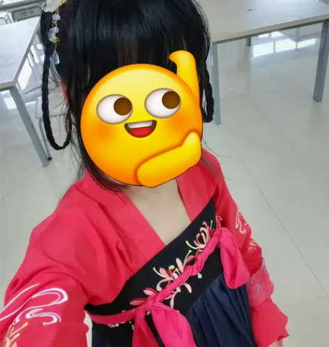 齐胸襦裙两片式彼岸花，便宜出！ 质量一般，...