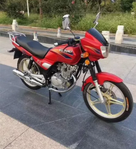 铃木钻豹125摩托车，好几年没有骑了，已脱...