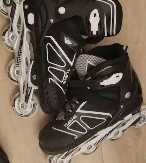 溜冰鞋成人旱冰鞋42－45码，全新的 感兴...