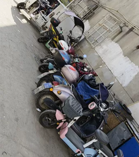 二手的白牌照电动车。价格不等。咸安区鱼水路...