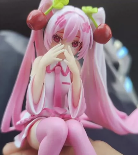 初音未来坐姿樱花手办二次元动漫美少女机箱模...
