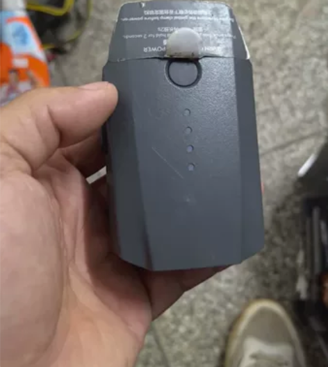 大疆御pro原装电池， 成色如图，有鼓包不...