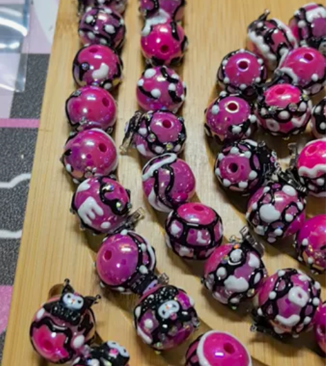 74颗甜酷风手绘珠打包100出 感兴趣的话...