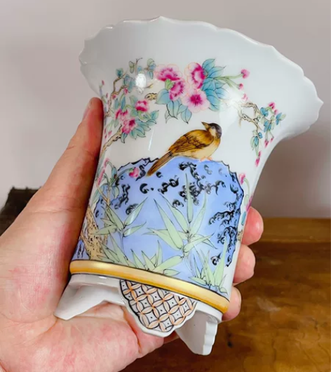 手绘粉彩花鸟瓷盆 鸟鸣啁啾，花香袭人 花鸟...