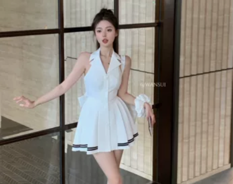 白色学院风挂脖连衣裙女装夏季裙子露背高级感...