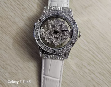 可讲价 就带过几次  有原装盒 感兴趣的话...