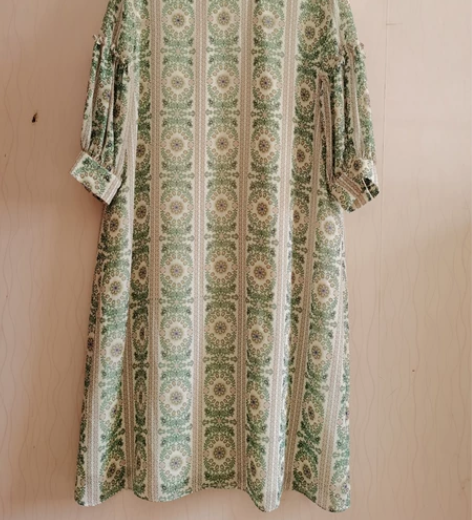 全新雪纺七分小灯笼袖白底粉绿花中长连衣裙裙...