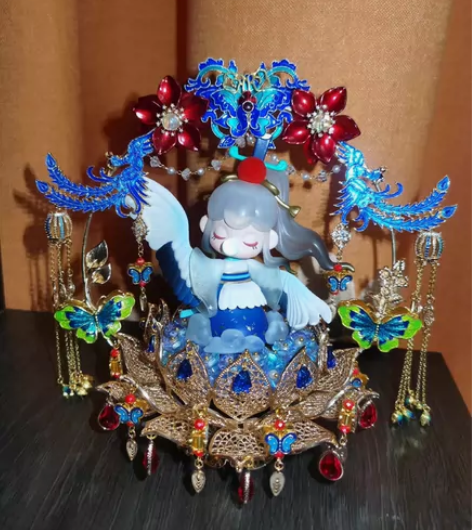 摆件:全手工DIY手机链，真娃，配件都是铜...