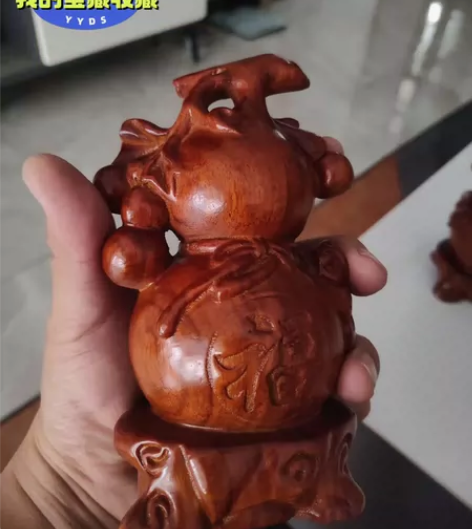 出一对花梨木摆件，整木雕刻无拼接。无磕碰无...