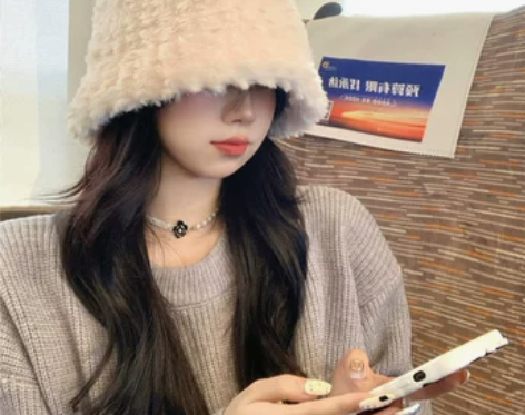 【毛绒素颜帽】日系出街遮脸帽秋冬保暖护耳渔...