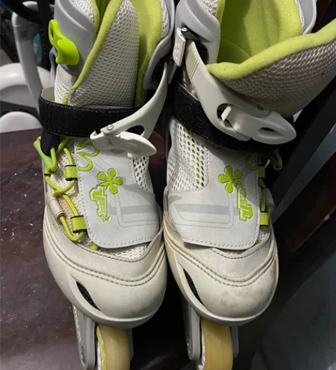 迪卡侬旱冰鞋，38码，基本未穿，一直放地下...