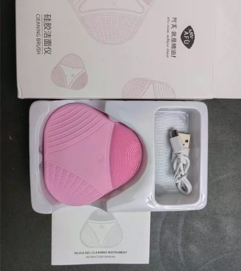 全新闲置硅胶洁面仪 感兴趣的话点“我想要”...