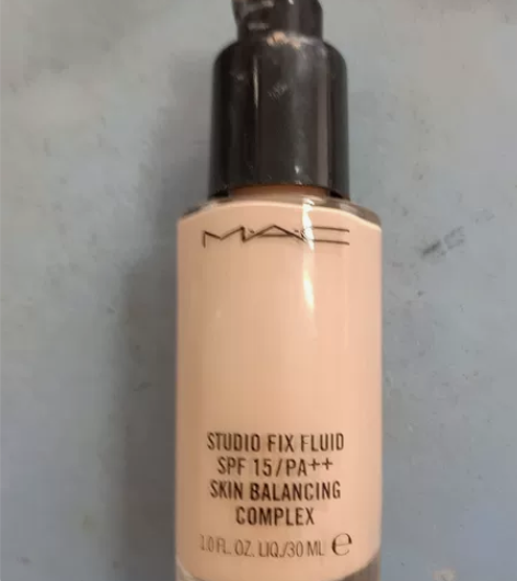 MAC粉底液N18自用正品,余量三分之二,...