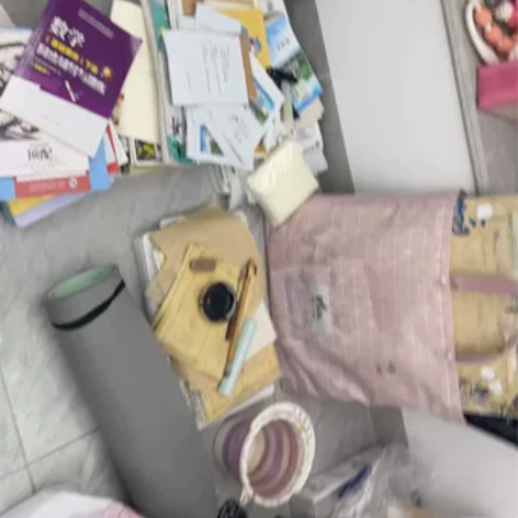 付邮小价出美术工具，需要私聊，两个折叠画架...