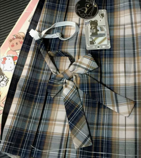 低价出全新兔吉舍jk小熊的群，100%正品...