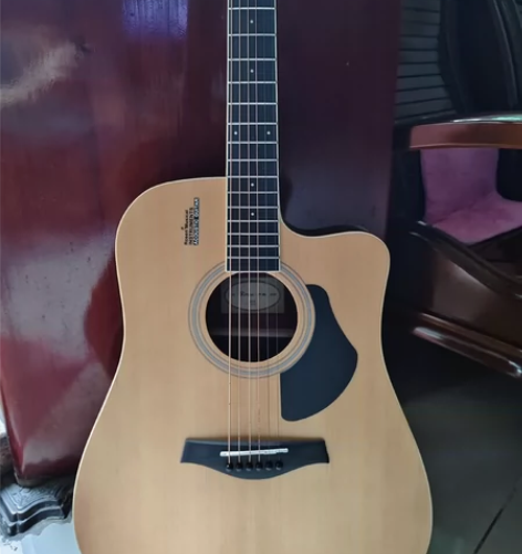 闲置41寸吉他，能正常弹，一经售出不退不换...