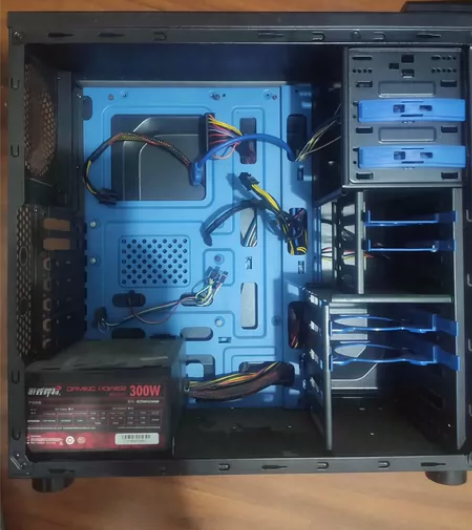 游戏机箱，300w电源，功能正常，usb接...