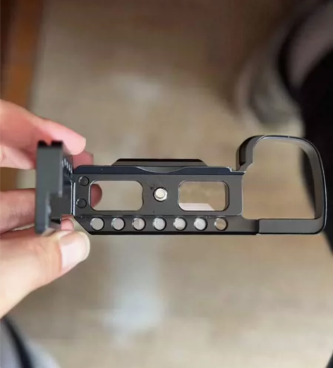 索尼a6400专用L快装板 实物拍摄如图所示