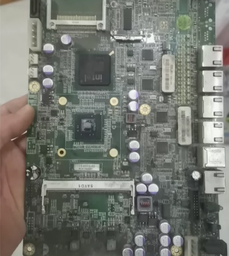 电脑板子一张，当配件处理，不包好坏。用的上...