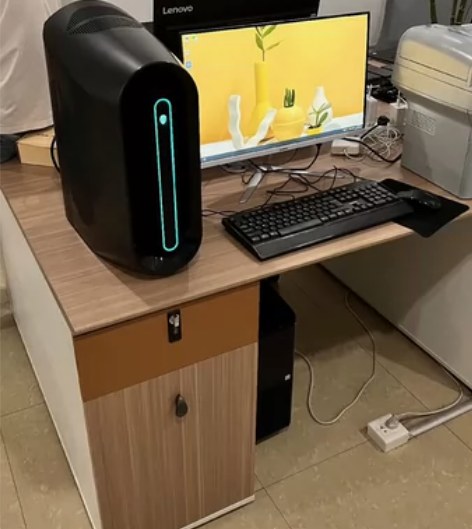 公司倒闭，低价处理95新小外星人品牌台式电...