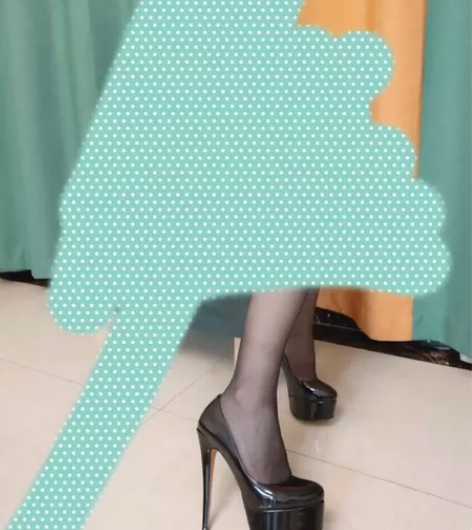 出41码黑色高跟鞋，品牌未知，颜色为黑色，...