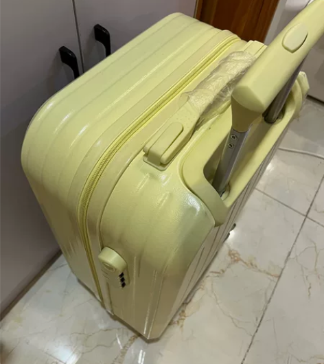 出行李箱50  附近自提！ 感兴趣的话点“...
